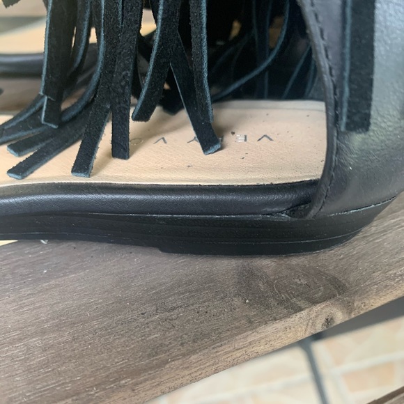 Very Volatile Fringe Sandal - Picture 4 of 8